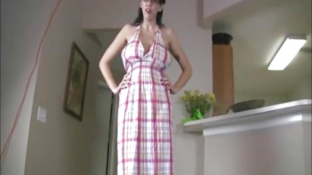 Caldo ed film con sesso anale eccitato Asian milf giocattolo cazzo il suo cavallo bagnato