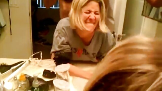 Alexia porno gang anal Rae mettendo le sue belle tette da usare